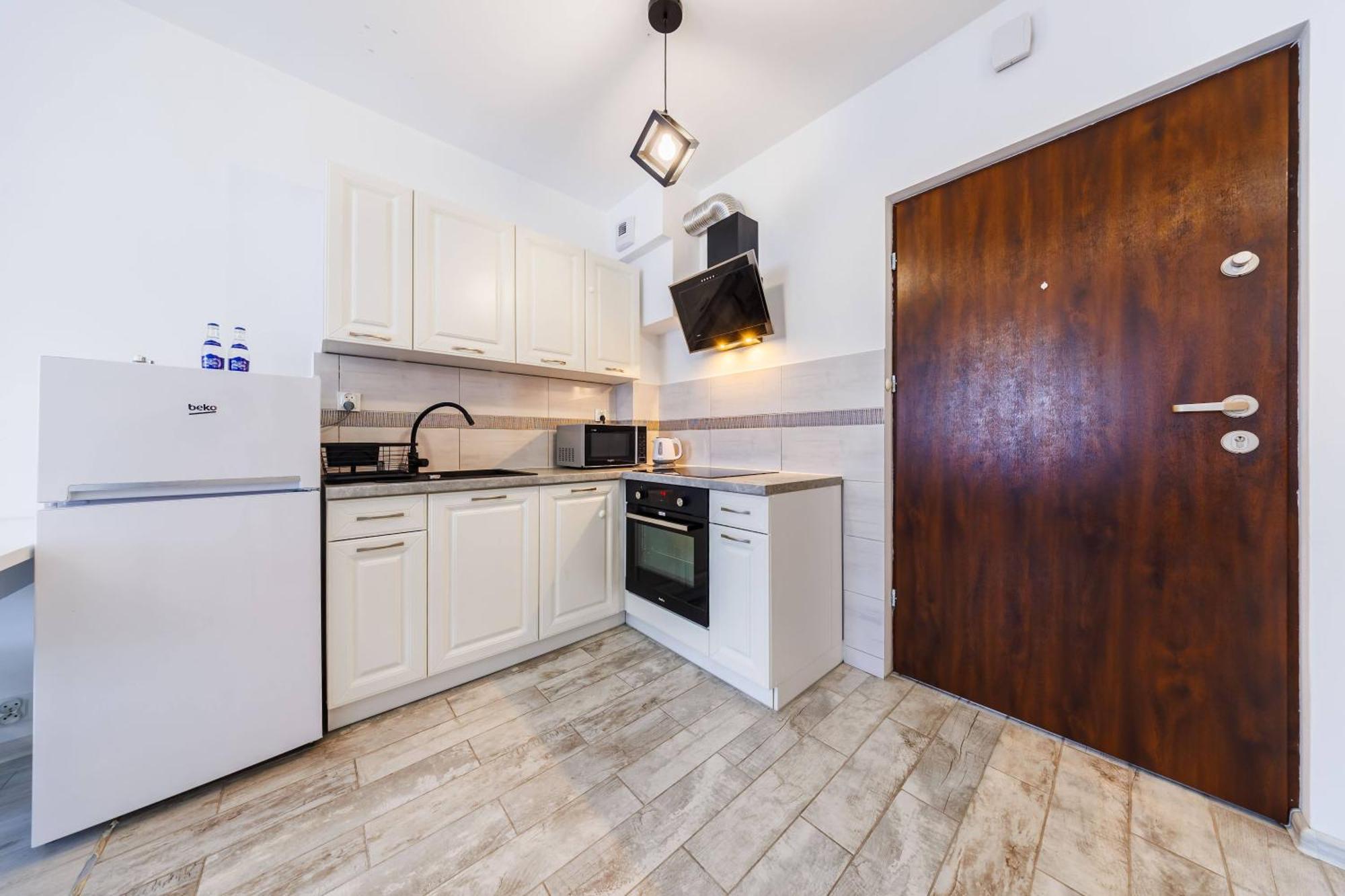 Cozy New Town Apartment- Centre